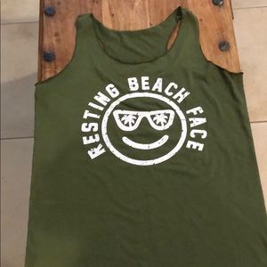 Resting Beach face tee